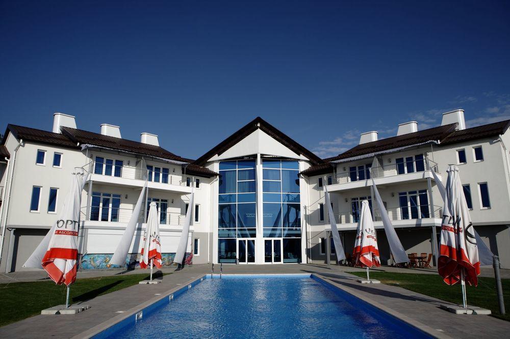 Porto Riva Hotel Zaporizhia ภายนอก รูปภาพ