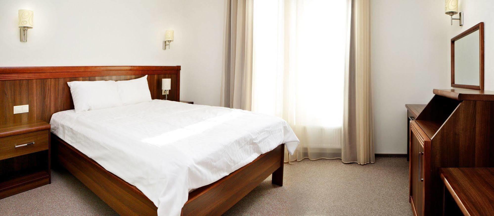 Porto Riva Hotel Zaporizhia ภายนอก รูปภาพ